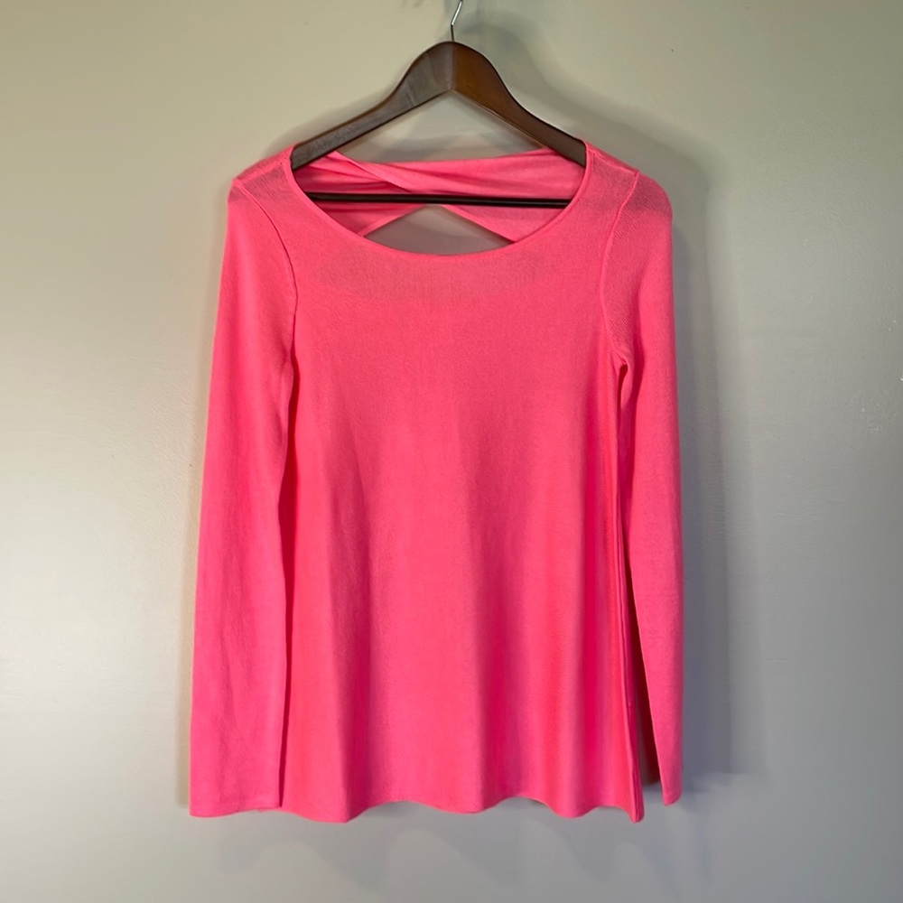 Lilly Pulitzer Bright Pink Amal Lightweight Pullover Size XS.